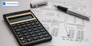 so sánh máy tính online và máy tính cầm tay trong phòng thi